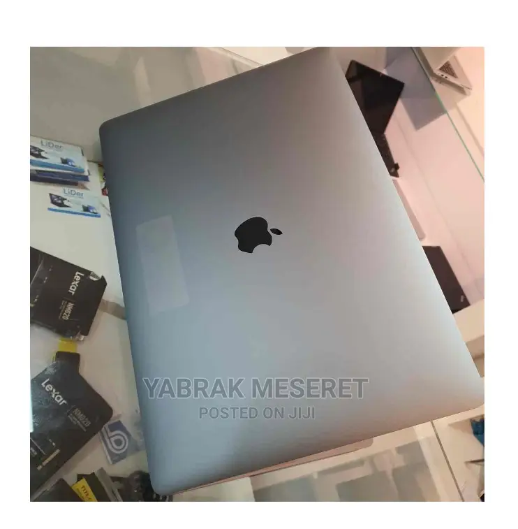 New Laptop Apple MacBook Pro 2017 16GB Intel Core I5 SSD 512GB