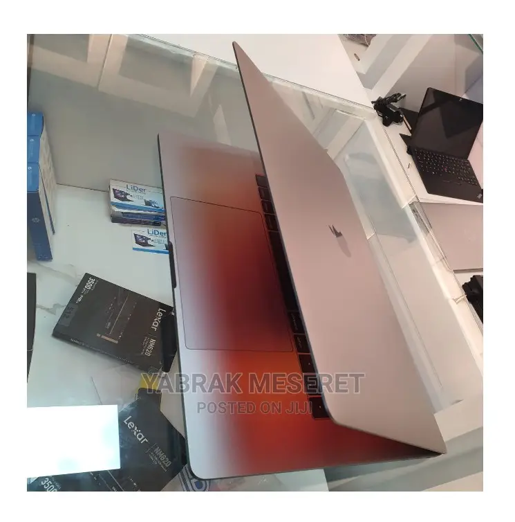 New Laptop Apple MacBook Pro 2017 16GB Intel Core I5 SSD 512GB