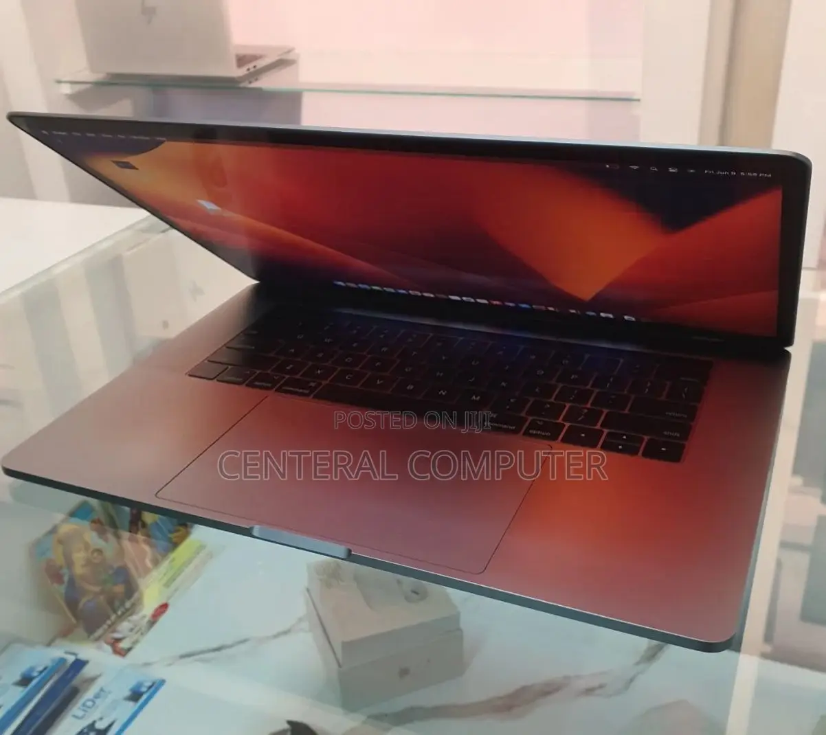 New Laptop Apple MacBook Pro 2017 16GB Intel Core I7 SSD 512GB