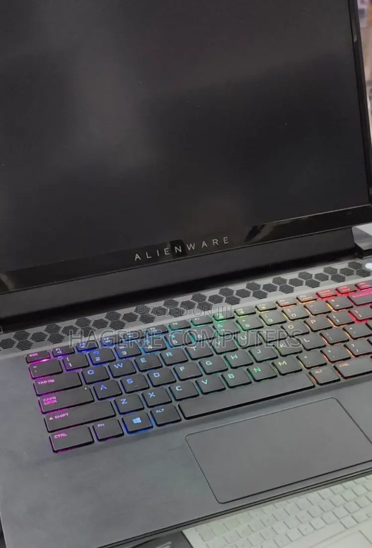 New Laptop Alienware M17x R2 32GB Intel Core I9 SSD 1T