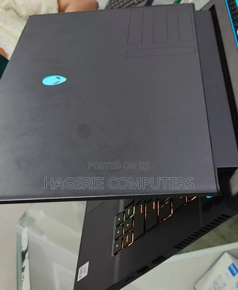 New Laptop Alienware M17x R2 32GB Intel Core I9 SSD 1T