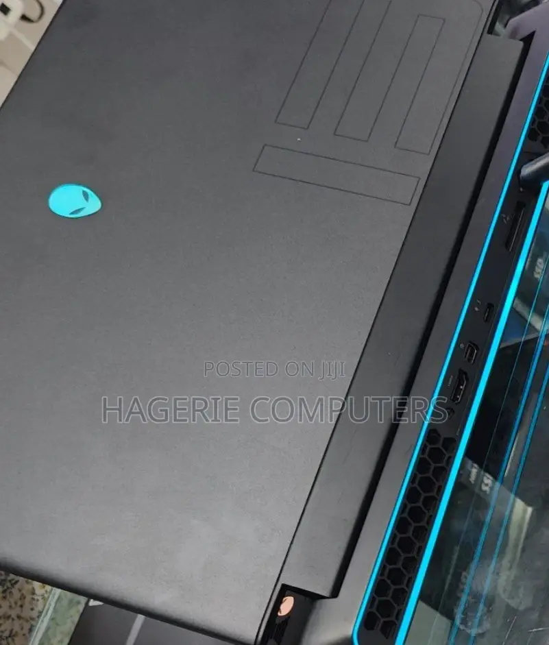 New Laptop Alienware M17x R2 32GB Intel Core I9 SSD 1T