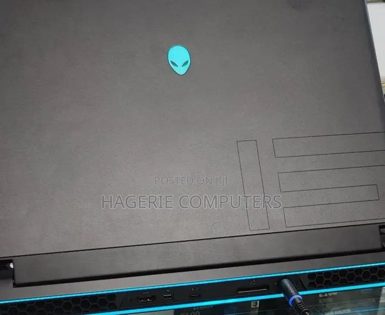 New Laptop Alienware M17x R2 32GB Intel Core I9 SSD 1T