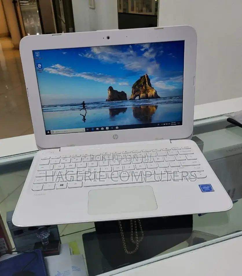 New Laptop HP Stream 11 4GB Intel Celeron SSD 72GB