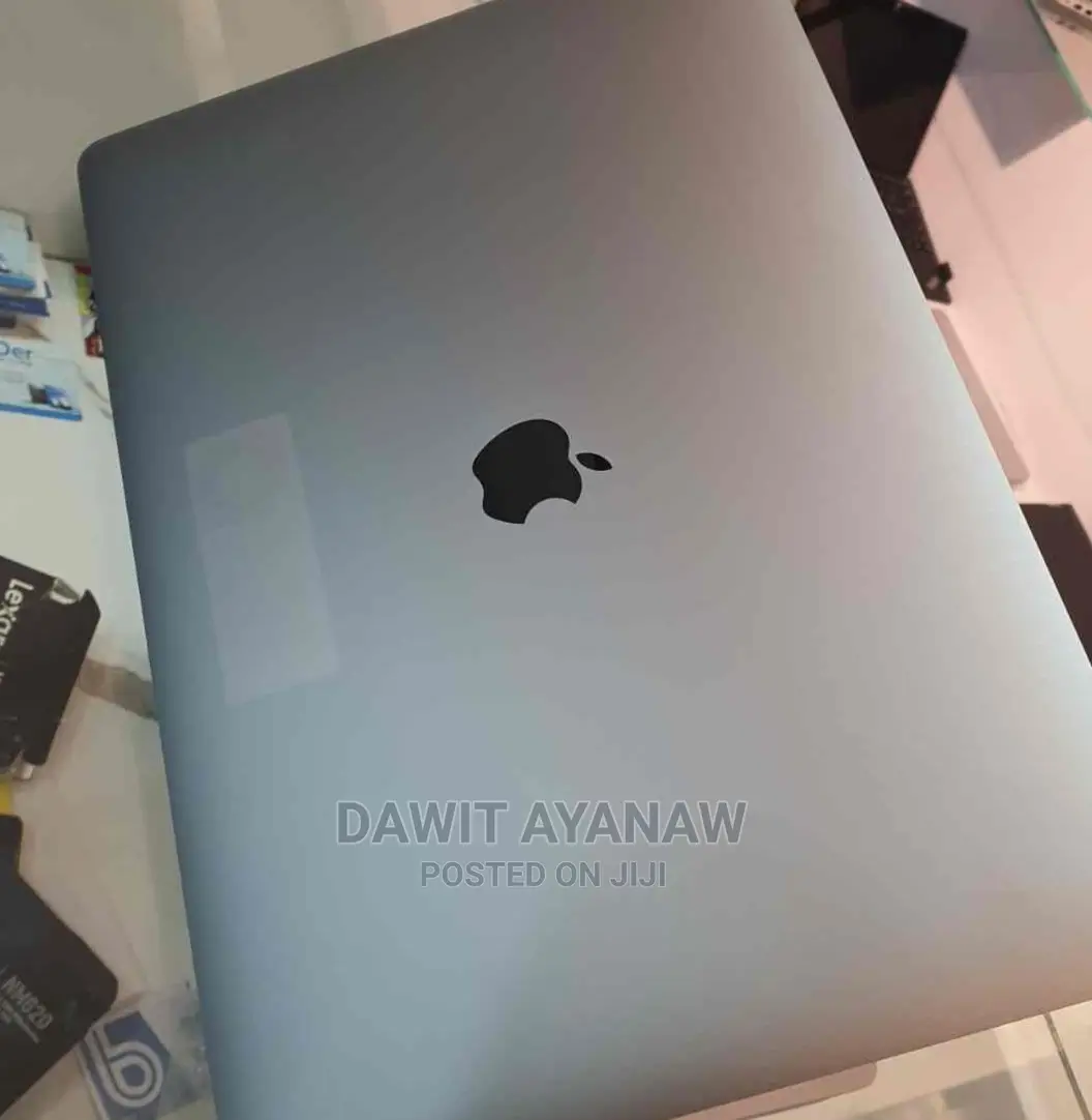 New Laptop Apple MacBook Pro 2017 16GB Intel Core I7 SSD 512GB