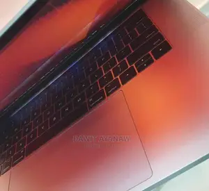 New Laptop Apple MacBook Pro 2017 16GB Intel Core I7 SSD 512GB