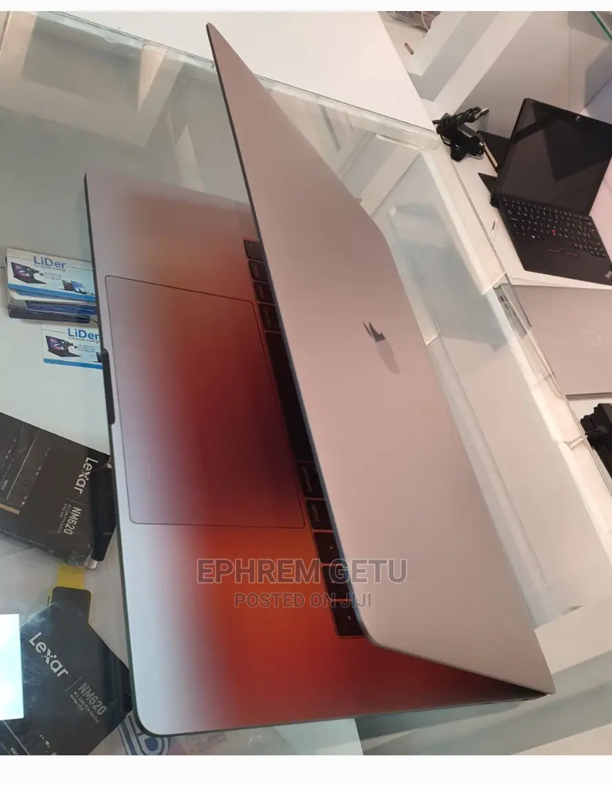 New Laptop Apple MacBook Pro 2017 16GB Intel Core I7 SSD 512GB