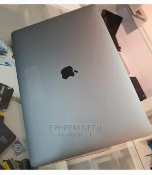 Photo - New Laptop Apple MacBook Pro 2017 16GB Intel Core I7 SSD 512GB