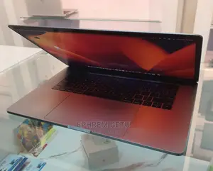 New Laptop Apple MacBook Pro 2017 16GB Intel Core I7 SSD 512GB