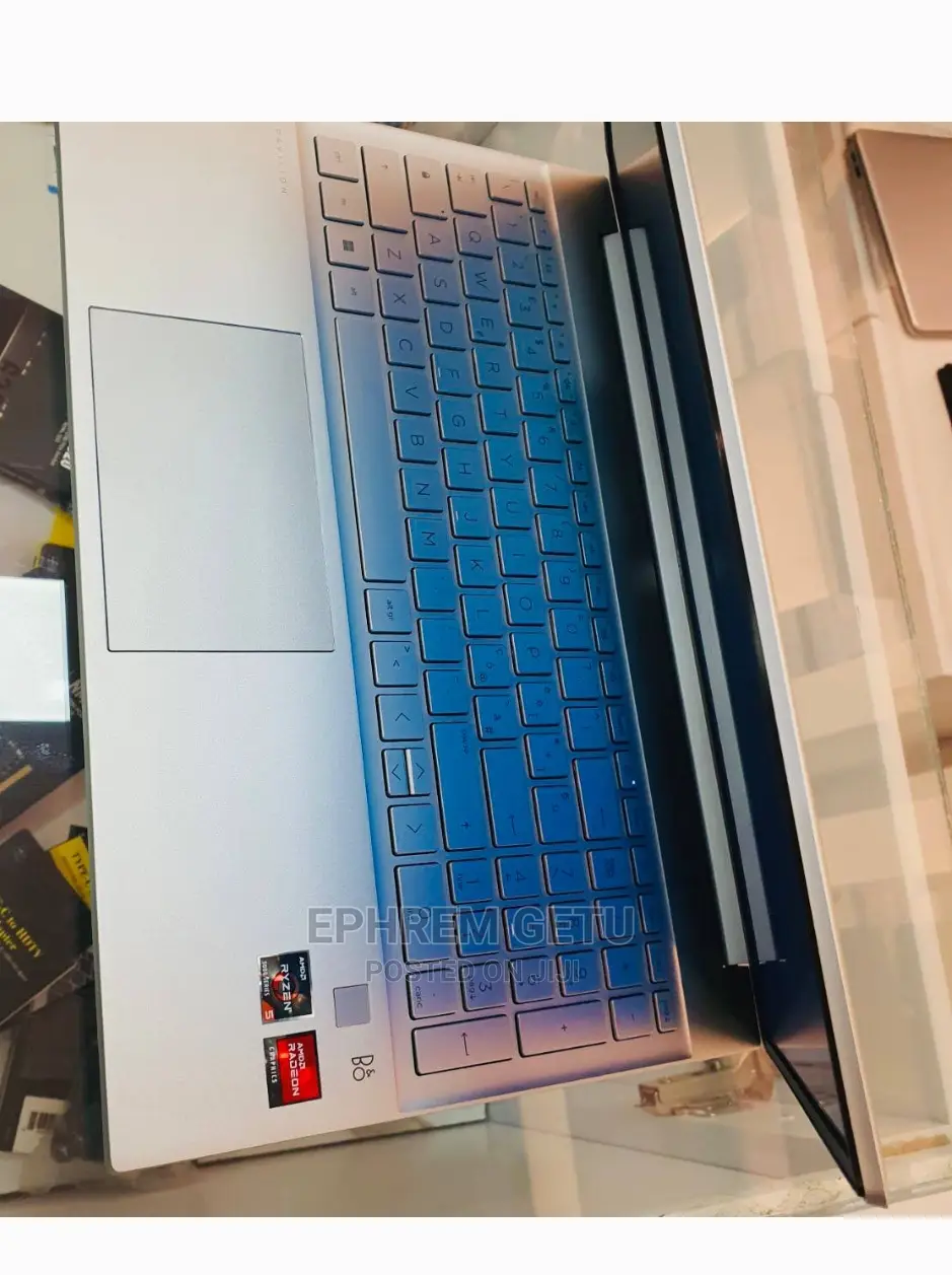 New Laptop HP Pavilion 15 8GB AMD Ryzen 5 SSD 512GB