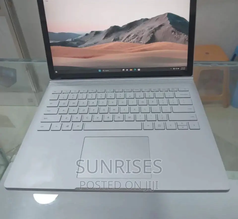 New Laptop Microsoft Surface Book 3 16GB Intel Core I7 SSD 256GB