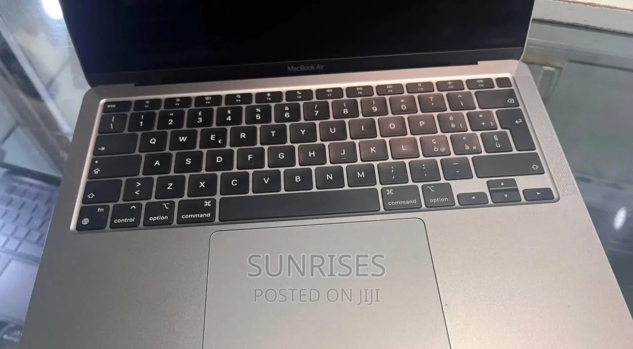 New Laptop Apple MacBook Air 2020 M1 8GB Apple M1 SSD 256GB