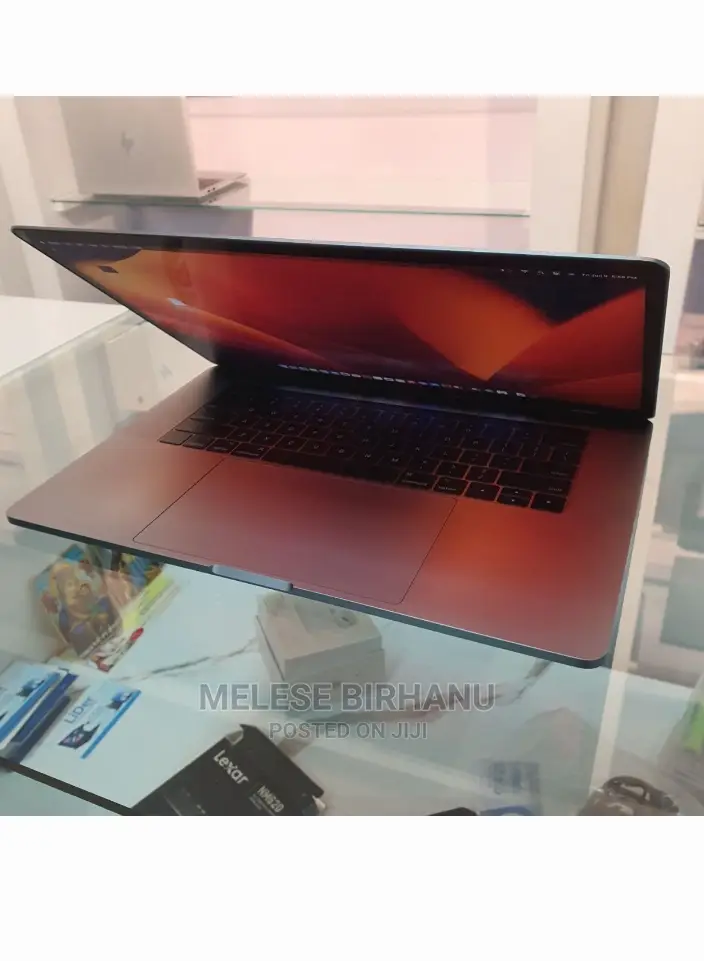 New Laptop Apple MacBook Pro 2017 16GB Intel Core I7 SSD 512GB