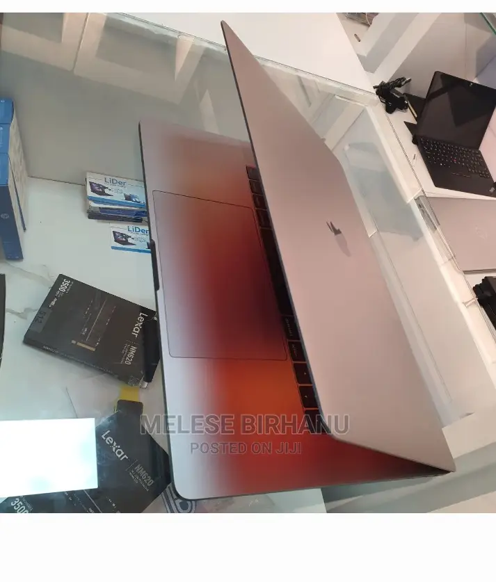 New Laptop Apple MacBook Pro 2017 16GB Intel Core I7 SSD 512GB