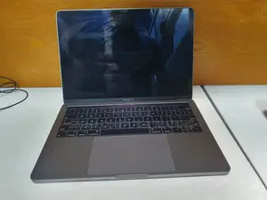 Photo - New Laptop Apple MacBook Pro 2017 16GB Intel Core I7 SSD 512GB