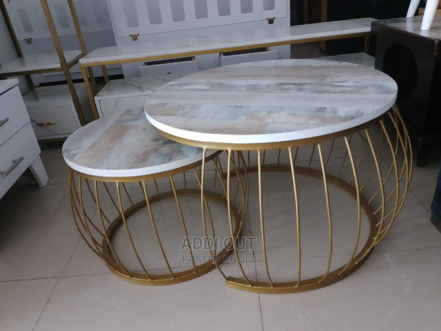 Table/ጠረጴዛ