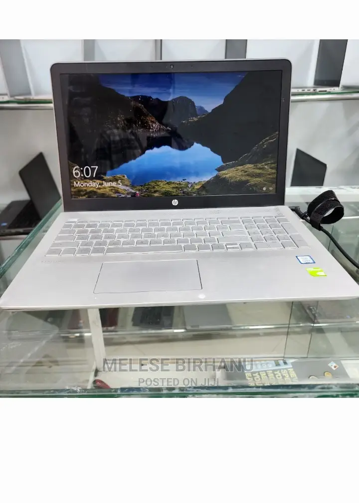 New Laptop HP Pavilion 15 12GB Intel Core i5 SSD 256GB