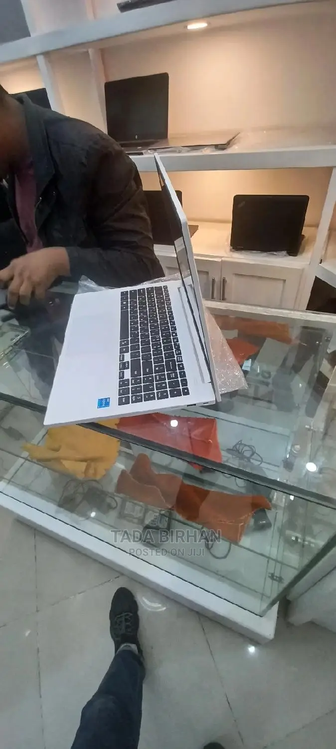 New Laptop Samsung Chromebook 3 XE501 8GB Intel Core I5 SSD 256GB