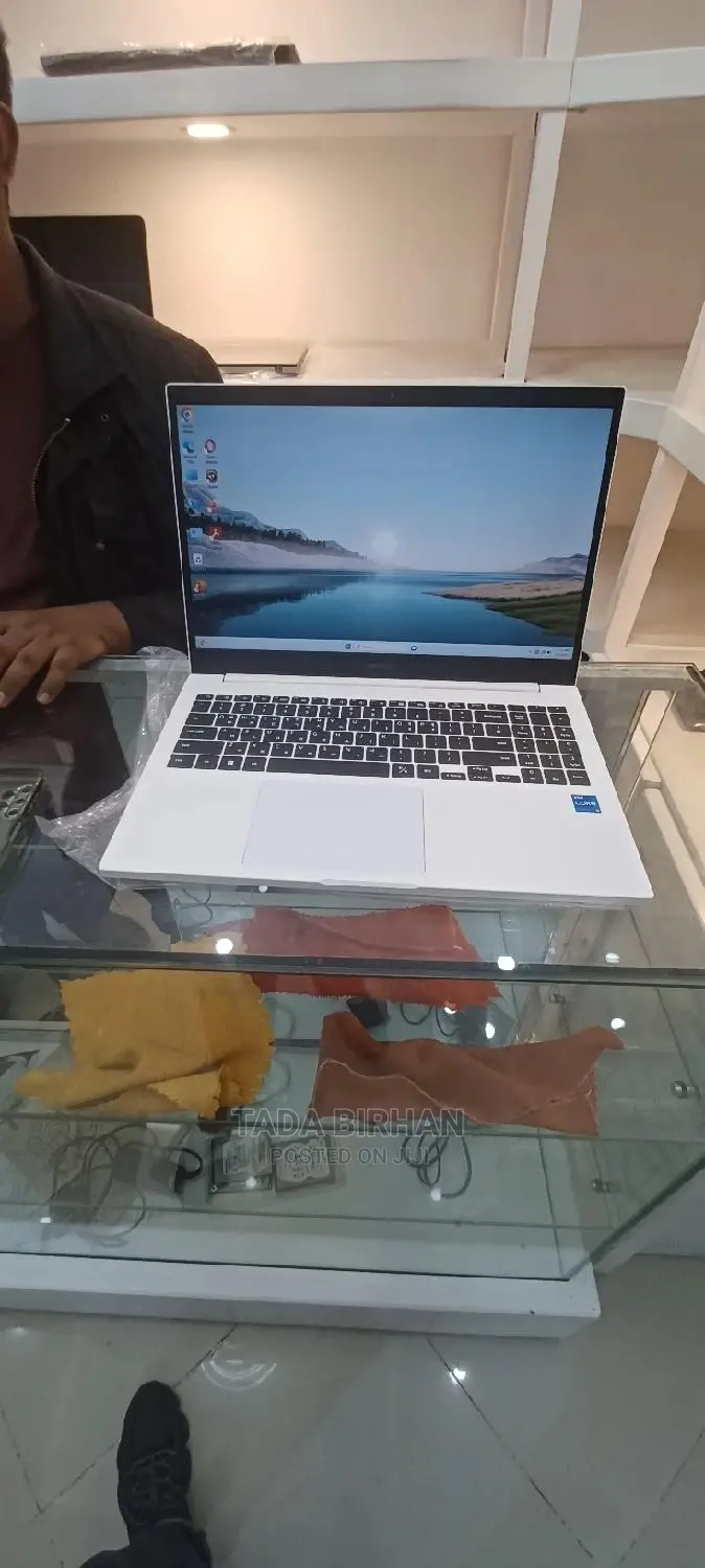 New Laptop Samsung Chromebook 3 XE501 8GB Intel Core I5 SSD 256GB