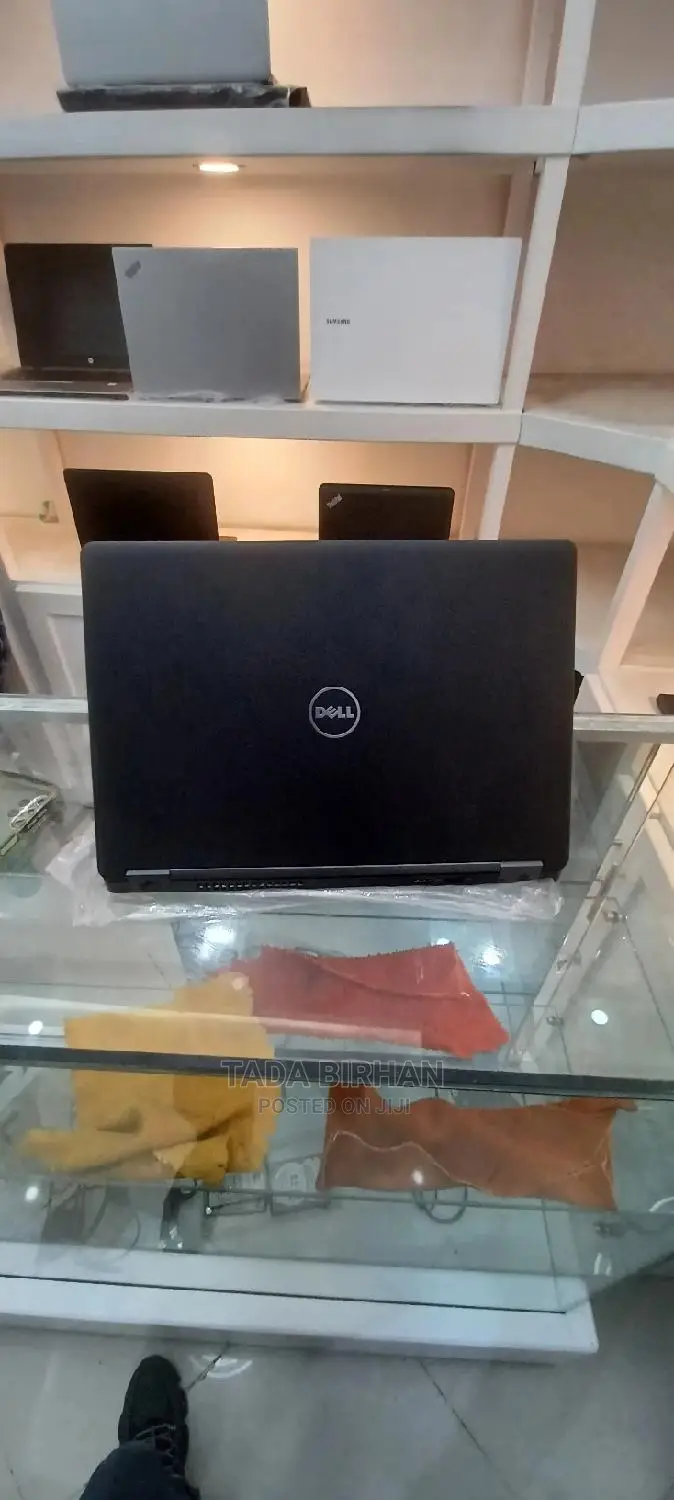 New Laptop Dell Inspiron 15 4GB Intel Core I5 SSD 256GB