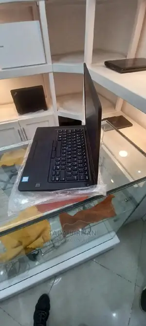 New Laptop Dell Inspiron 15 4GB Intel Core I5 SSD 256GB