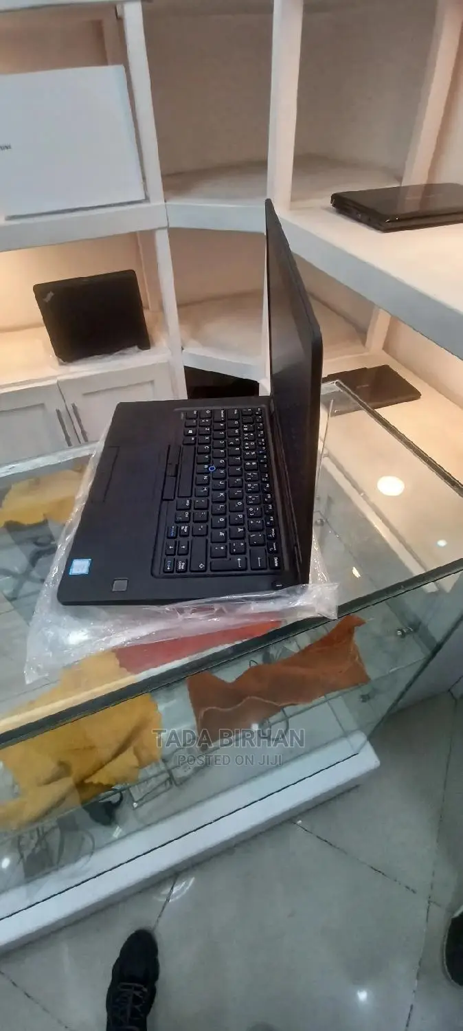 New Laptop Dell Inspiron 15 4GB Intel Core I5 SSD 256GB