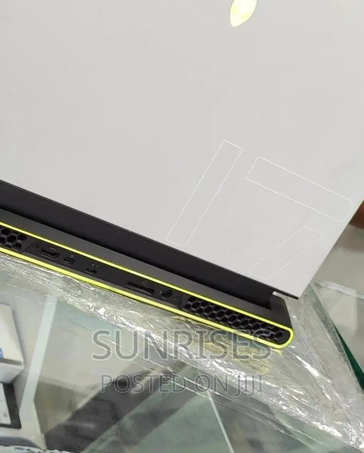 New Laptop Alienware M17x R2 32GB Intel Core I7 SSD 1.5T