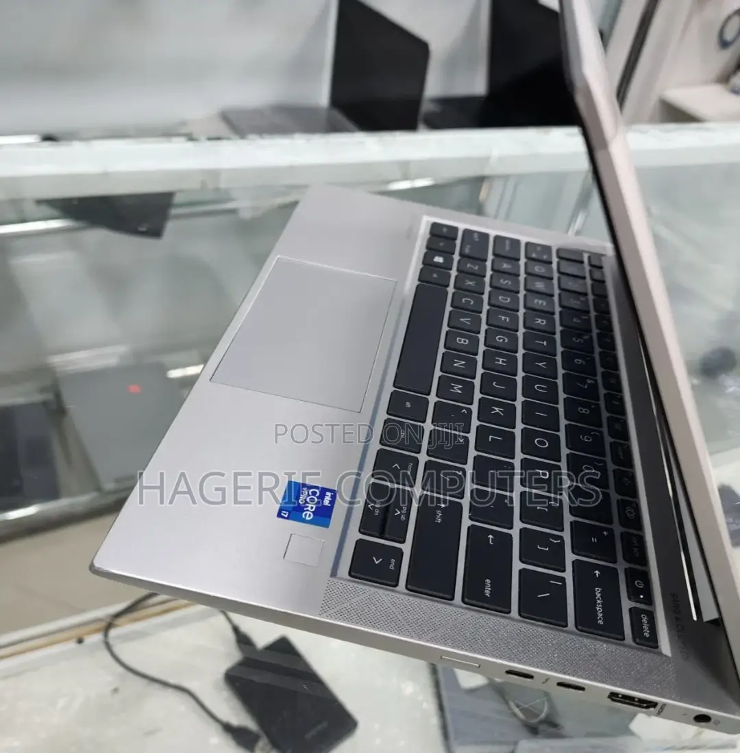 New Laptop HP EliteBook 830 16GB Intel Core I7 SSD 256GB