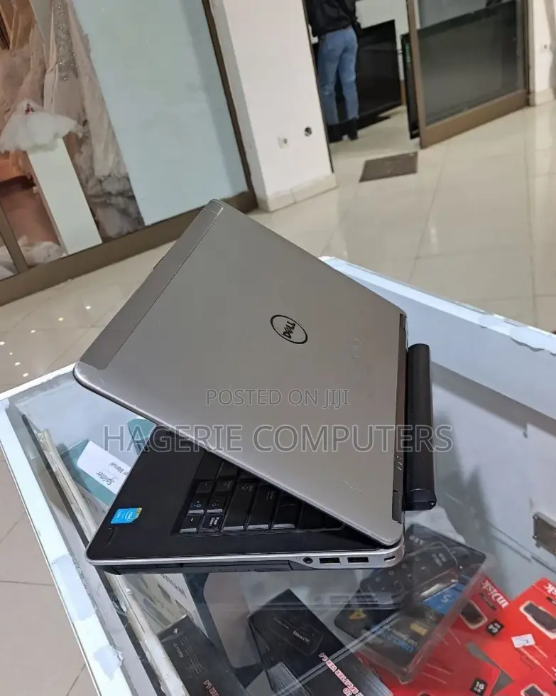 New Laptop Dell Latitude 12 4GB Intel Core I7 SSD 500GB