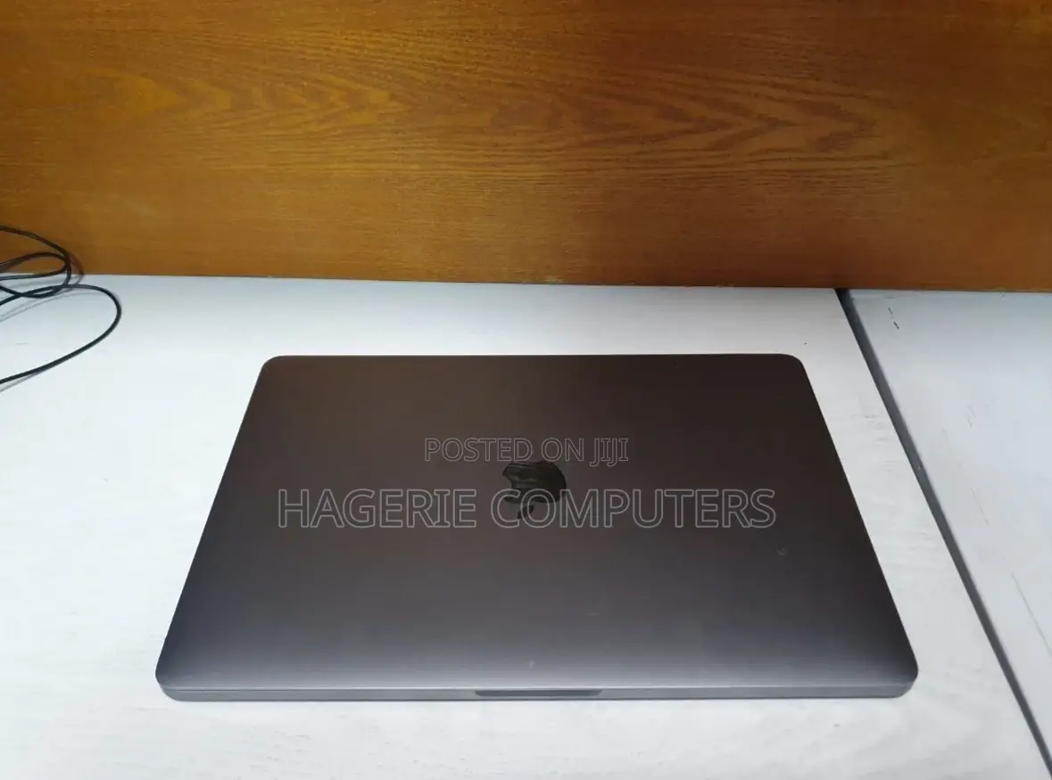 New Laptop Apple MacBook Pro 2019 16GB Intel Core I7 SSD 512GB