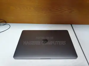 New Laptop Apple MacBook Pro 2019 16GB Intel Core I7 SSD 512GB