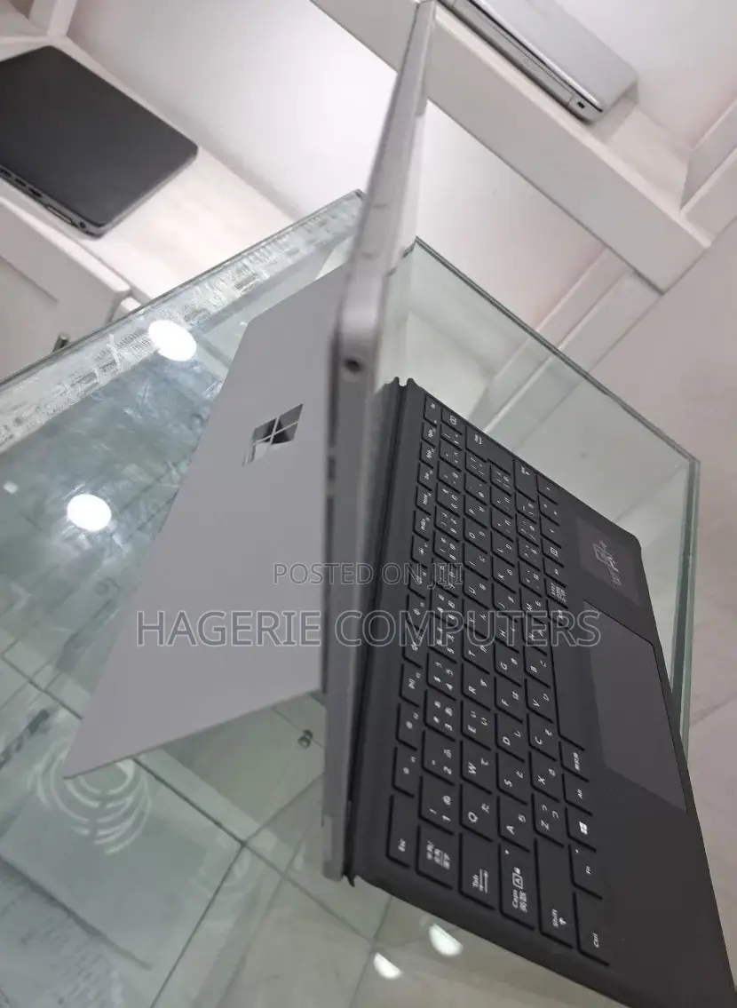 New Laptop Microsoft Surface Laptop 8GB Intel Core I5 SSD 128GB