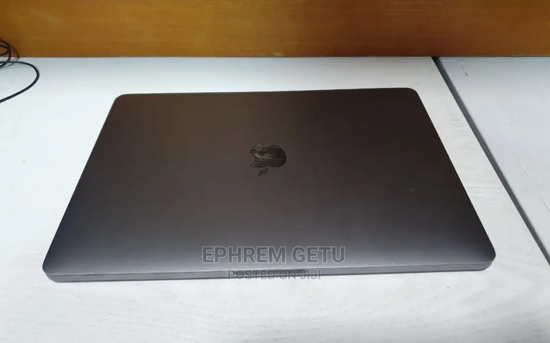 New Laptop Apple MacBook Pro 2019 16GB Intel Core I7 SSD 512GB