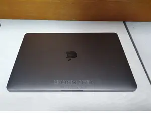 New Laptop Apple MacBook Pro 2019 16GB Intel Core I7 SSD 512GB