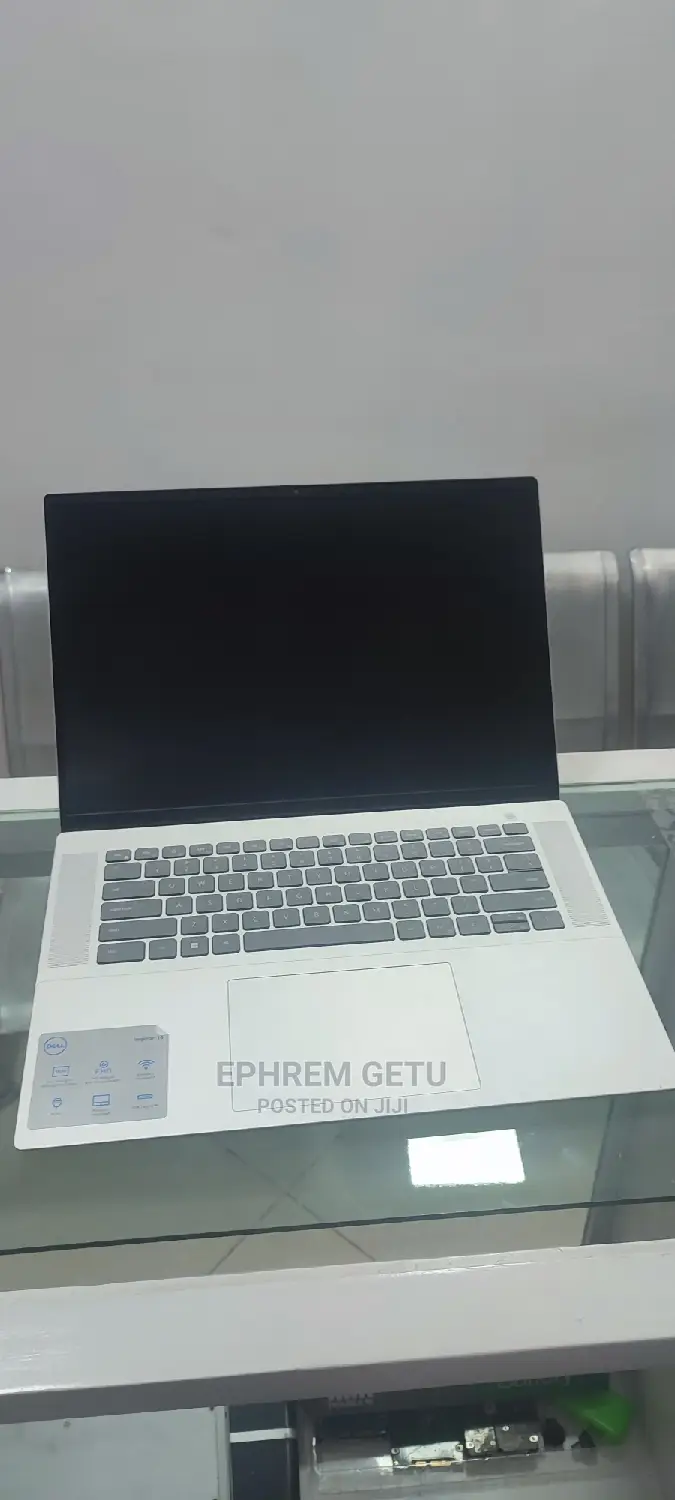 New Laptop Dell Inspiron 15 16GB Intel Core I7 SSD 1T