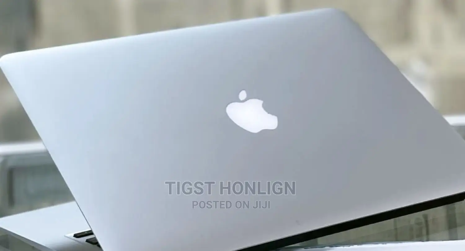 New Laptop Apple MacBook Pro 2017 8GB Intel Core I5 SSD 256GB