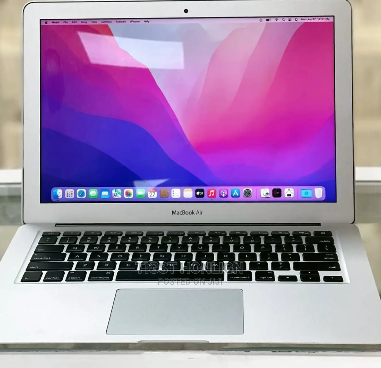 New Laptop Apple MacBook Pro 2017 8GB Intel Core I5 SSD 256GB