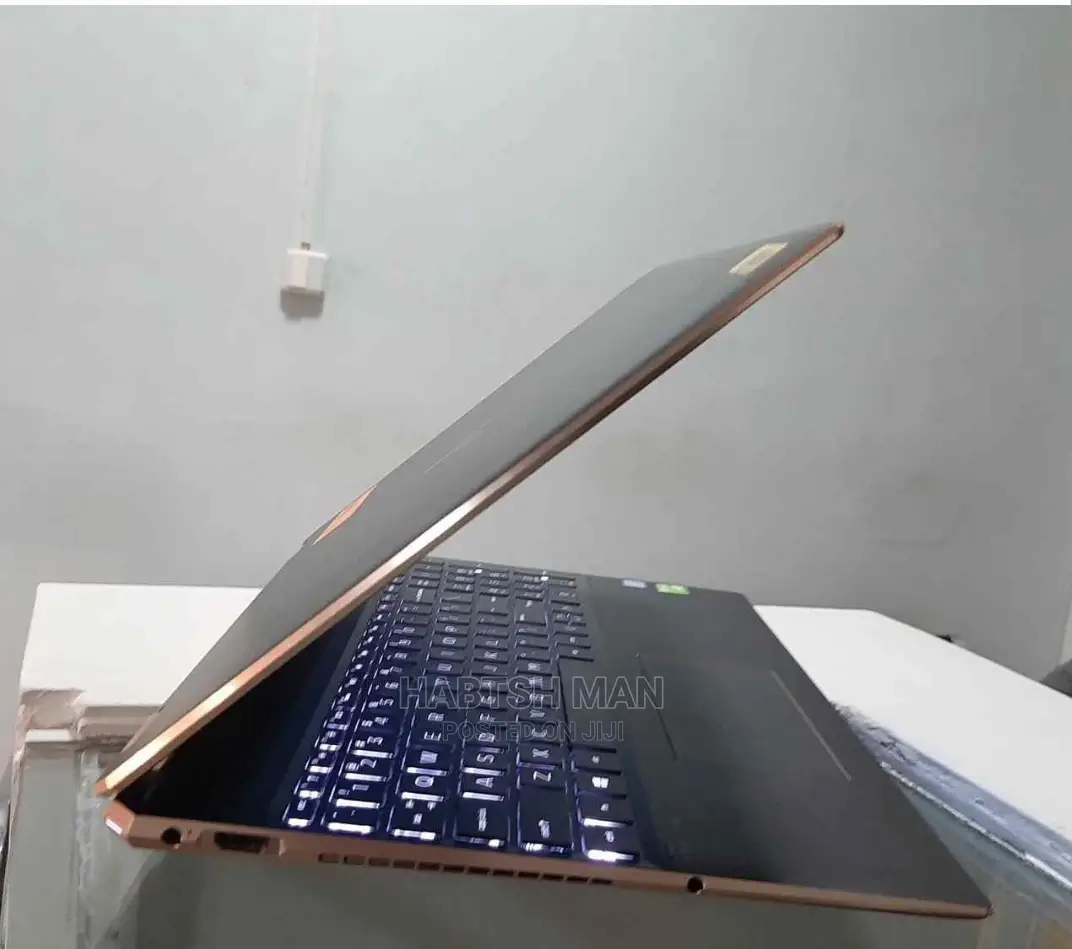 New Laptop HP Spectra 13 16GB Intel Core I7 SSD 512GB