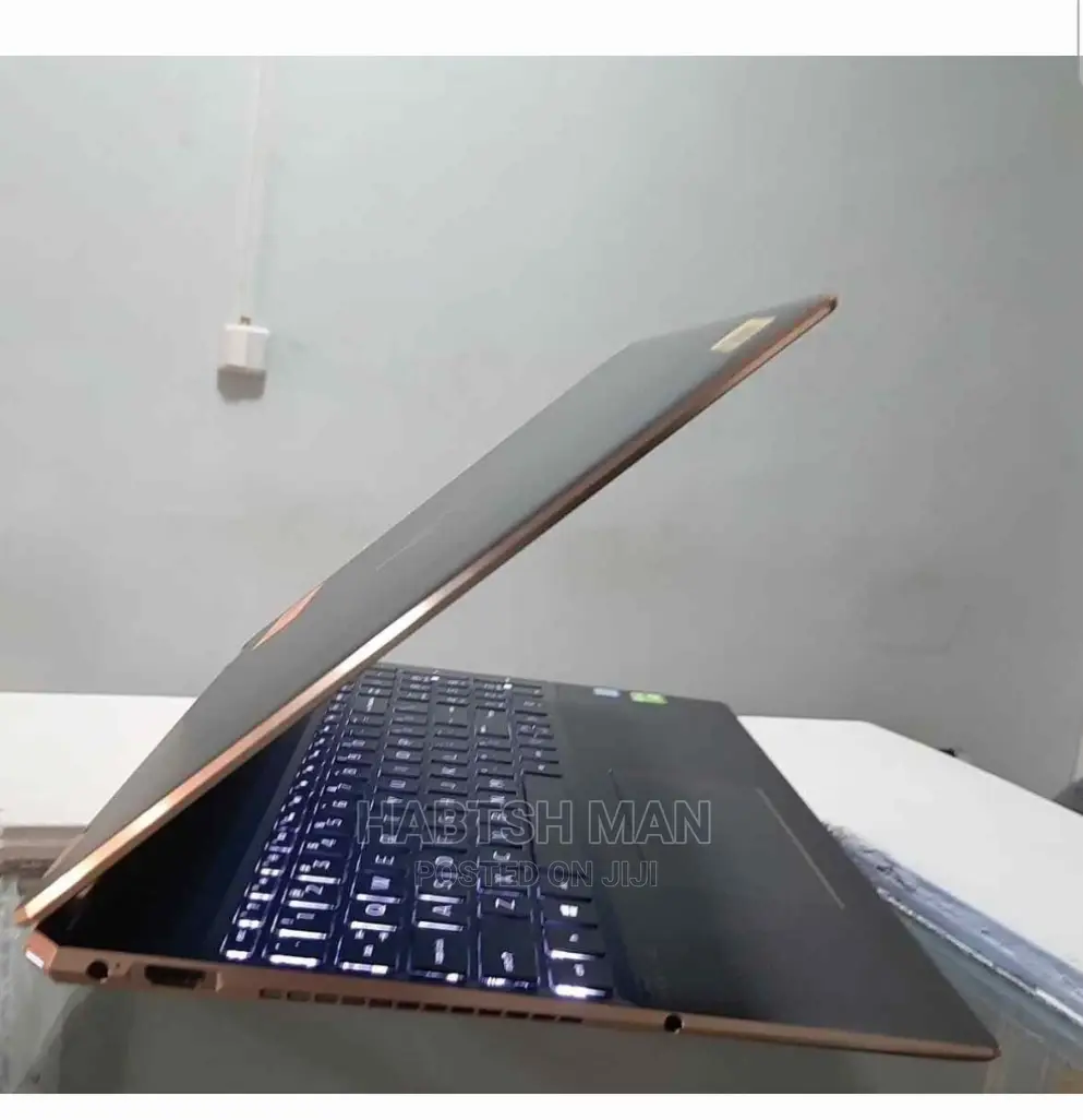 New Laptop HP Spectra 13 16GB Intel Core I7 SSD 512GB