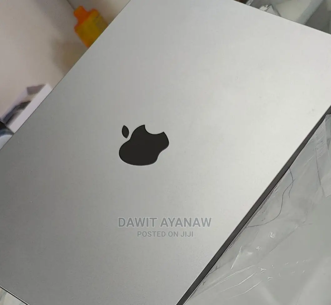 New Laptop Apple MacBook Air 2022 M2 8GB Apple M2 SSD 256GB