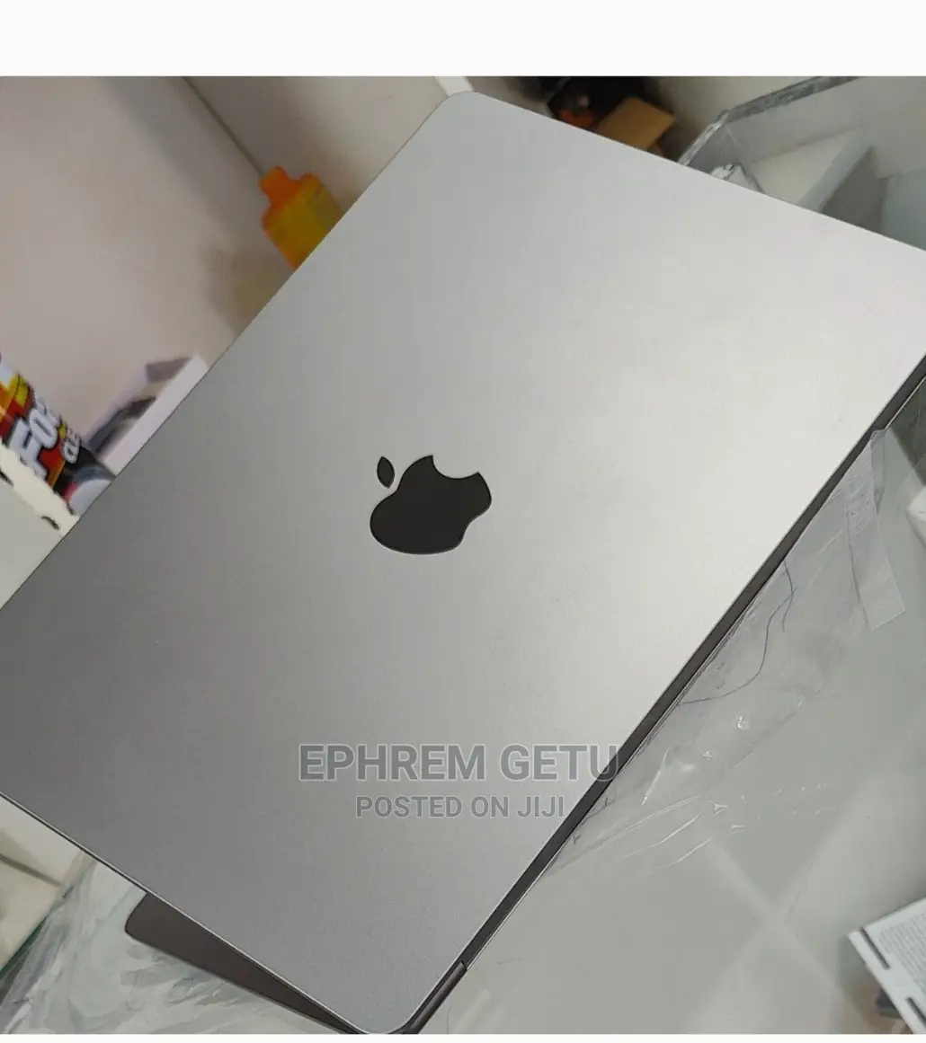 New Laptop Apple MacBook Air 2022 M2 8GB Apple M2 SSD 256GB