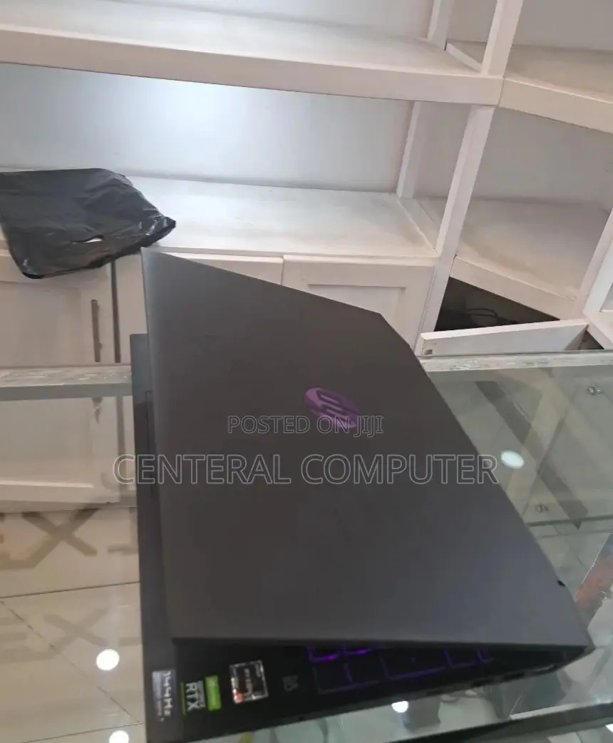 New Laptop HP Pavilion Dv5 8GB AMD Ryzen 5 SSD 512GB