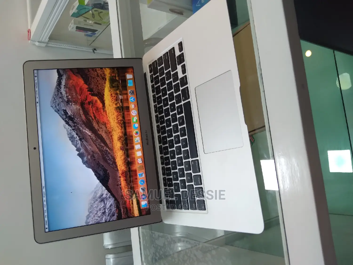 New Laptop Apple MacBook Air 2017 8GB Intel Core I5 SSD 256GB