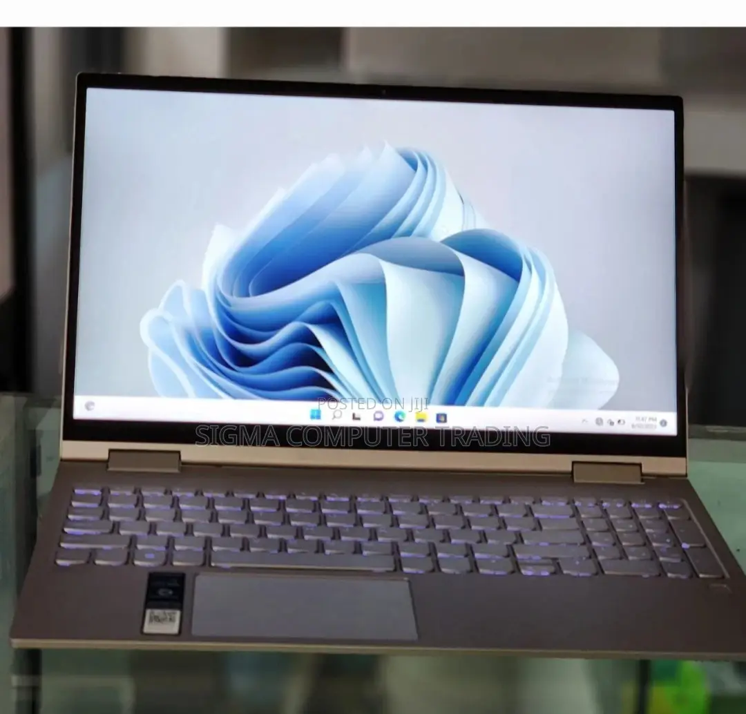 New Laptop Lenovo Yoga 700 12GB Intel Core I7 SSD 512GB