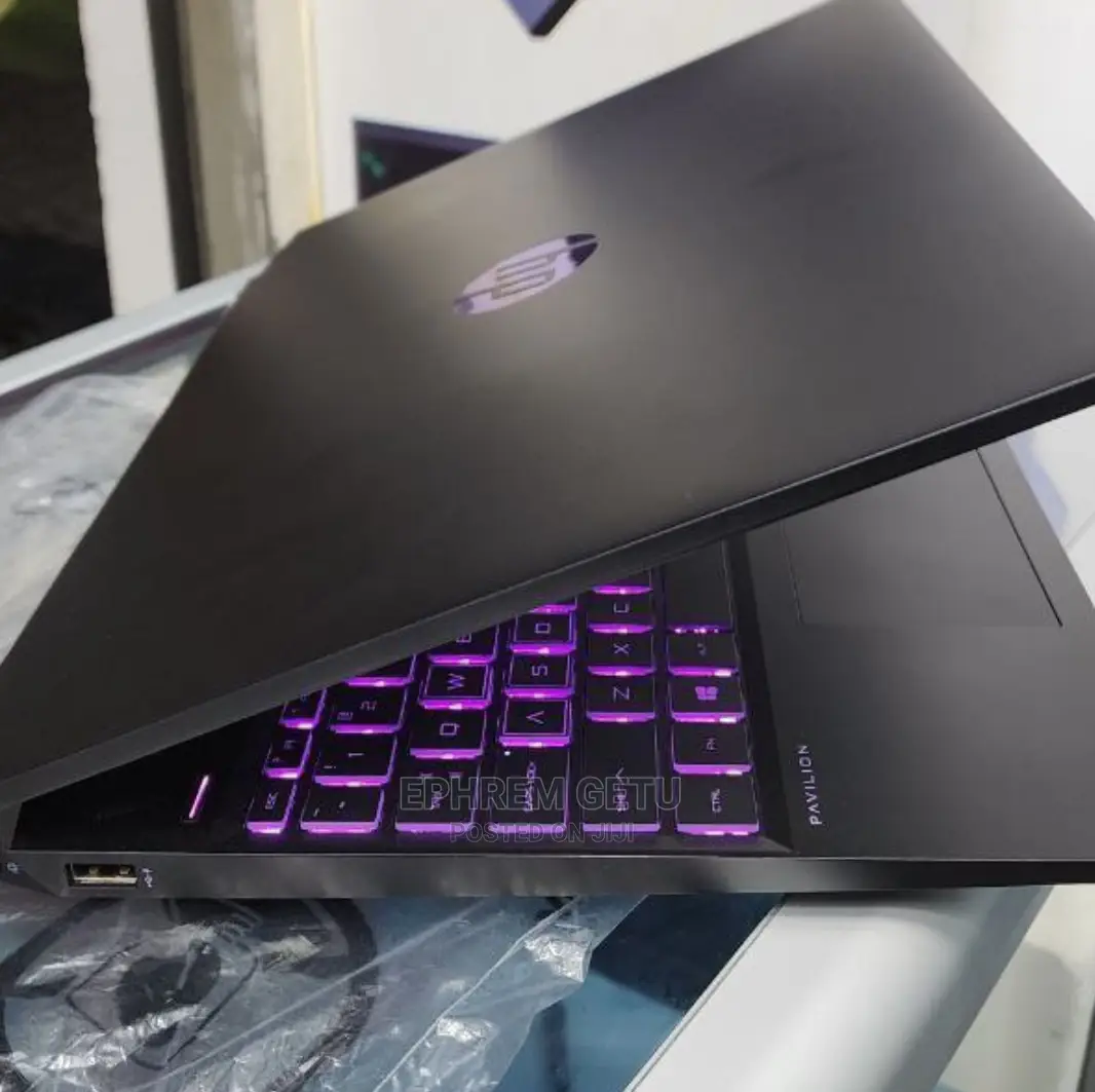 New Laptop HP Pavilion 15 8GB AMD Ryzen 7 SSD 512GB