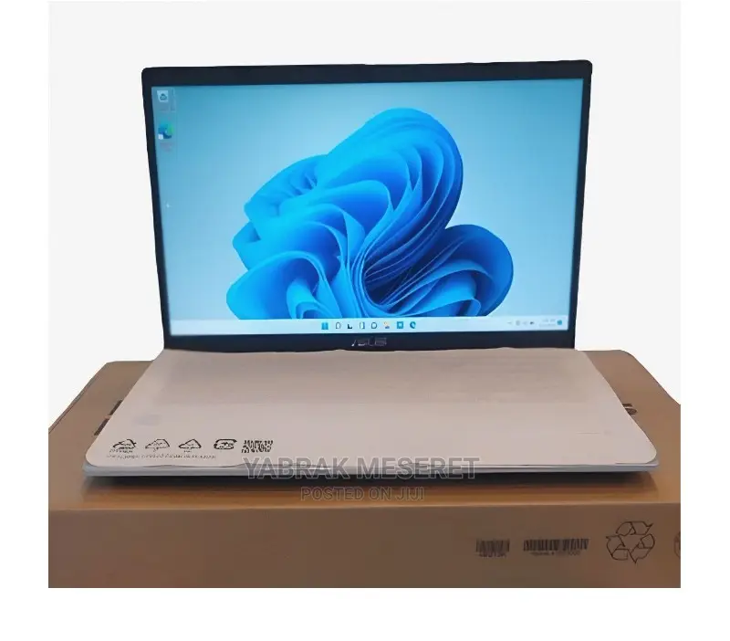 New Laptop Asus VivoBook 15 X505BA 4GB Intel Xeon SSD 128GB