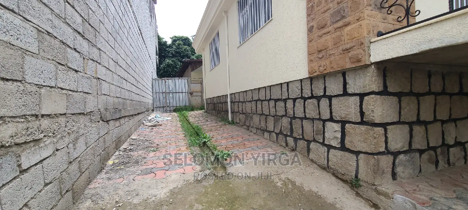 3bdrm Villa in አድስ አበባ, Yeka for rent