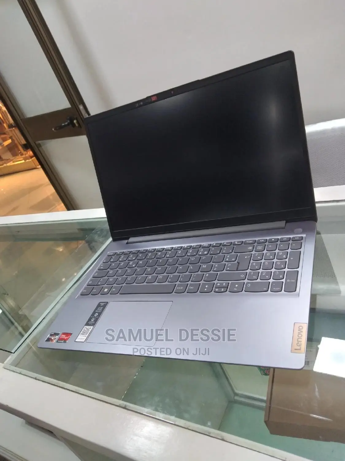 New Laptop Lenovo 8GB AMD Ryzen 7 SSD 512GB