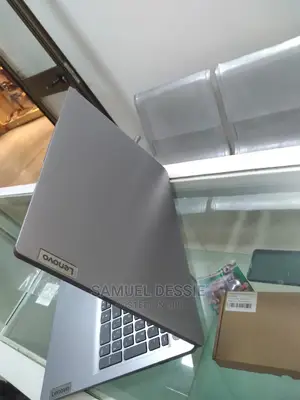 New Laptop Lenovo 8GB AMD Ryzen 7 SSD 512GB