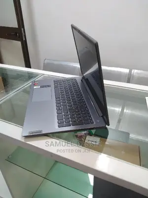 New Laptop Lenovo 8GB AMD Ryzen 7 SSD 512GB